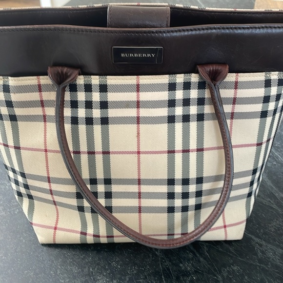 AUTHENTIC Burberry Leather Trimmed Tote in Nova Plaid - Picture 1 of 14